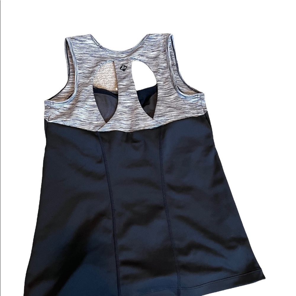 Prana Tank - Picture 4 of 4